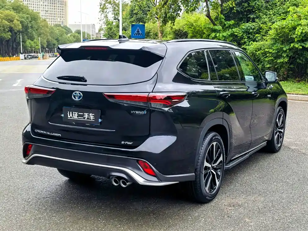 Toyota Crown Kluger 2023 2.5L HEV AWD Premium Edition фото 7