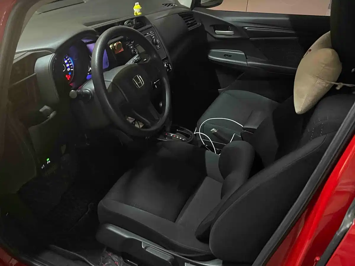 Фото 3 - Honda Fit