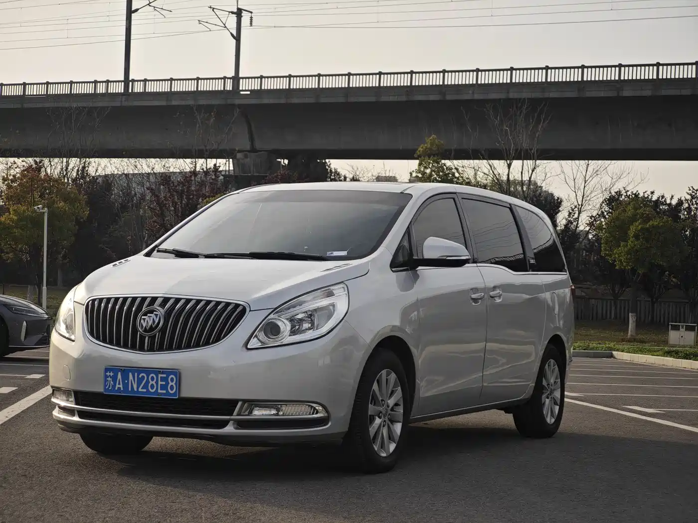 Buick GL8 2014 2.4L CT Luxury Business Comfort