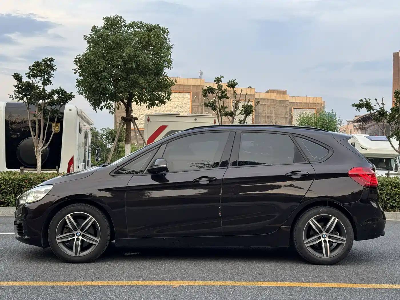 BMW 2 Series Tourer (Import) 2015 218i Sport Design Package фото 4