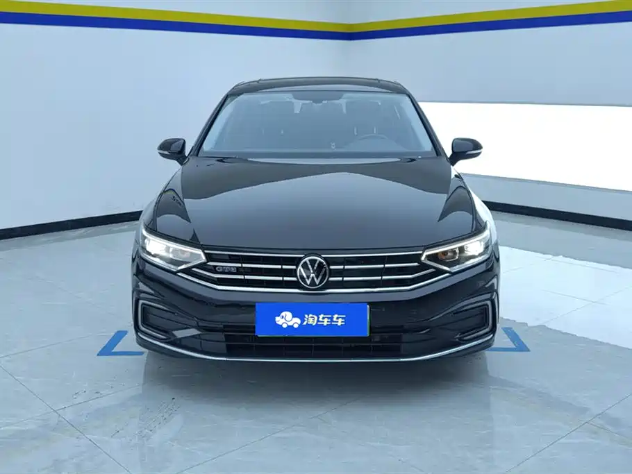 VOLKSWAGEN MAGOTAN GTE PLUG IN HYBRID