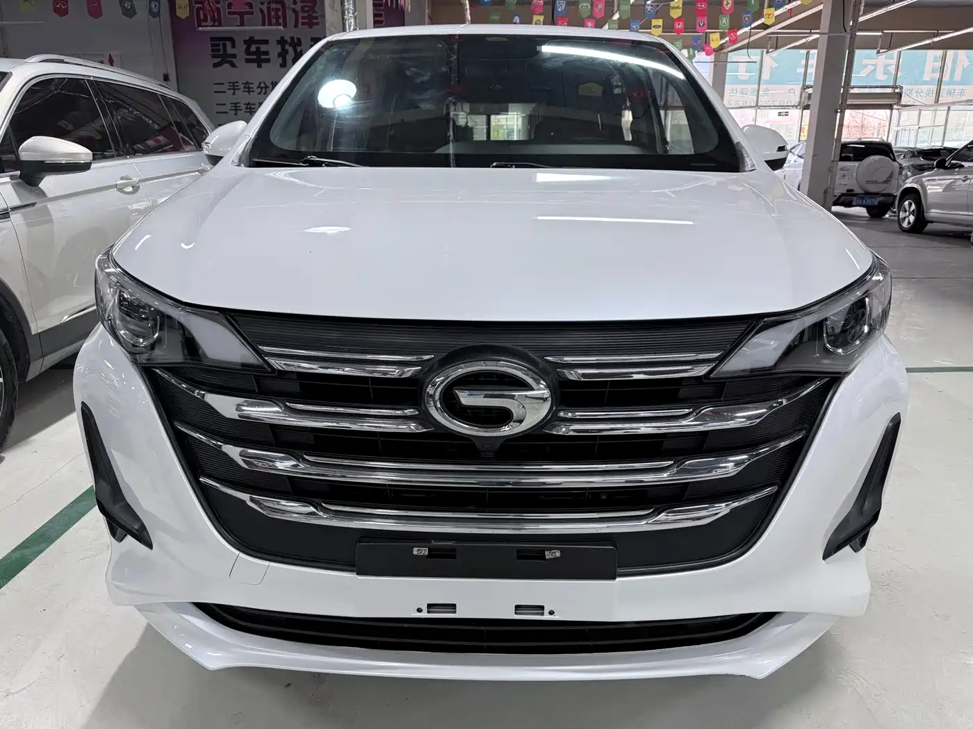 GAC Trumpchi Trumpchi M6 2019 270T Automatic Luxury (7-seater) China V фото 2