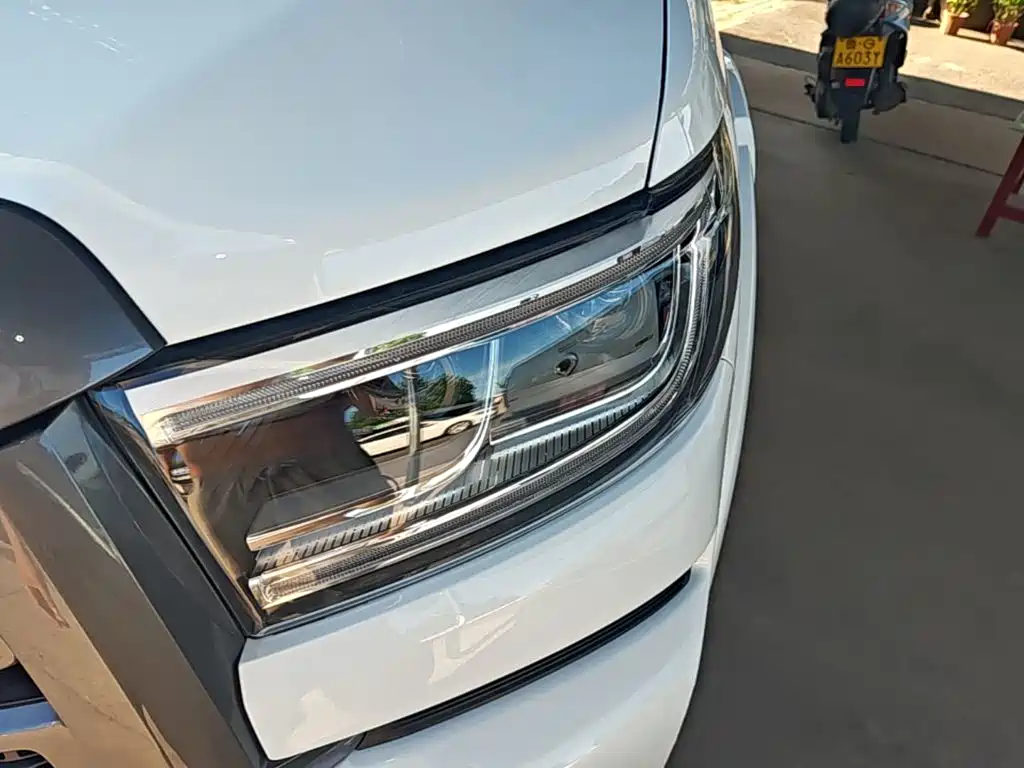 Great Wall Pao 2025 2024 Model 2.4T Passenger Version Automatic Diesel 2WD Comfort