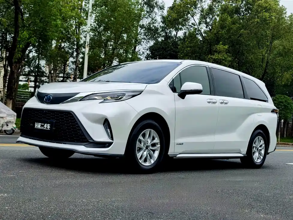Toyota Granvia 2023 2.5L Hybrid Comfort Edition