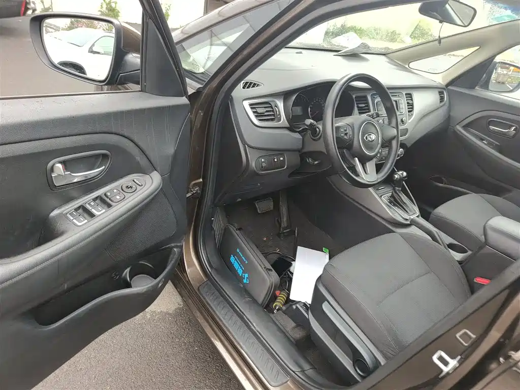 Kia Carens 2013 2.0L 5-seat Auto Standard (China V) фото 16