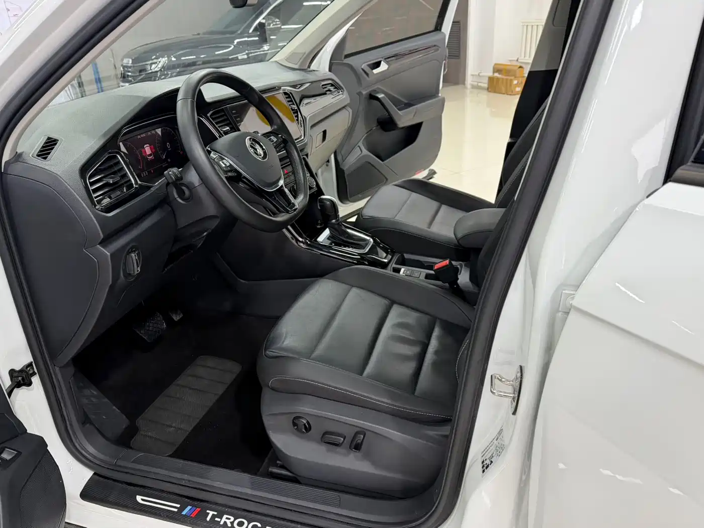 VOLKSWAGEN T ROC EXPLORING SONGS