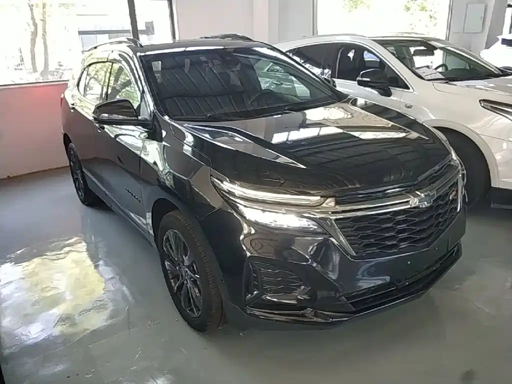 Фото 4 - Chevrolet Equinox