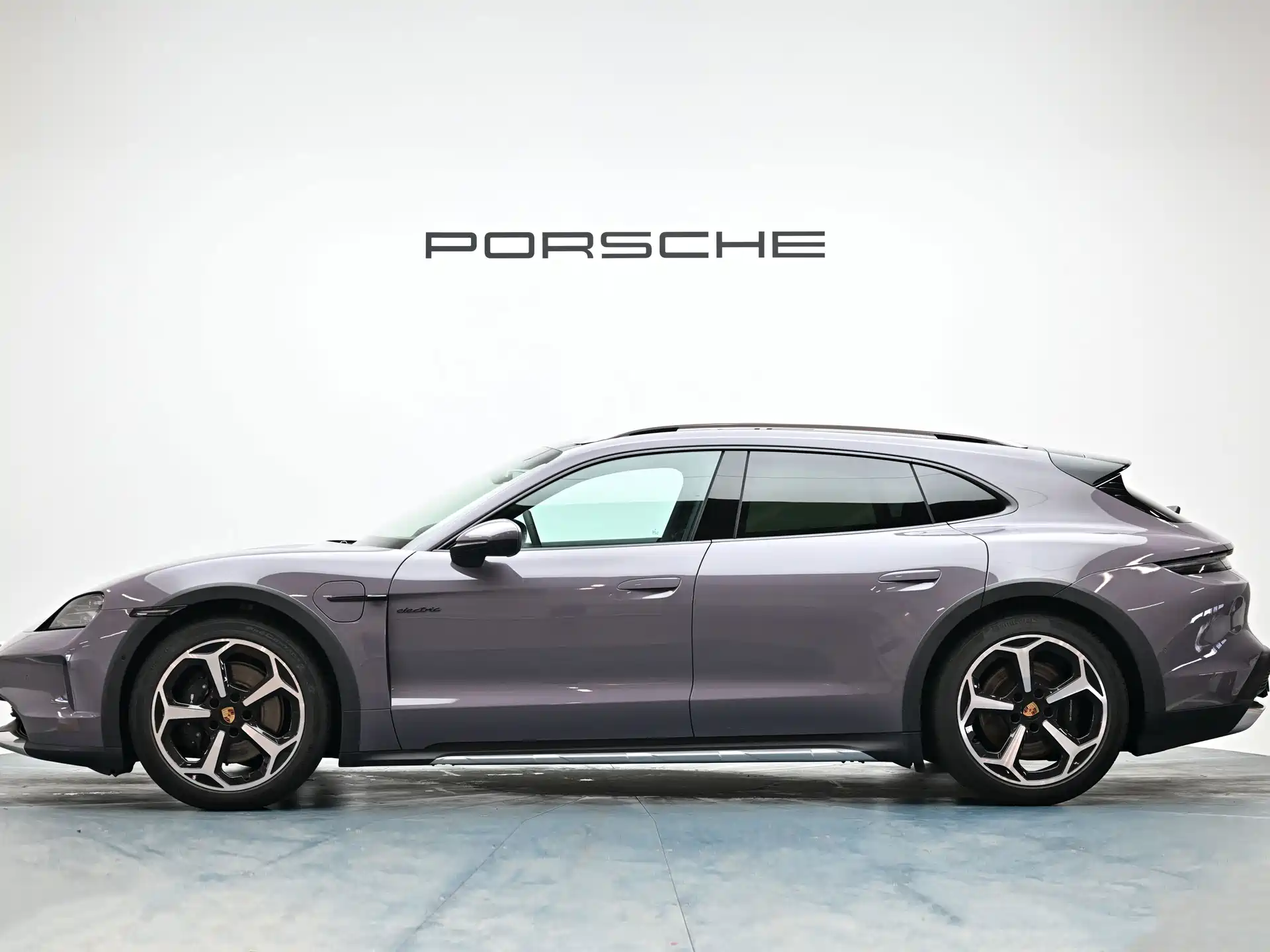 Photo 10 - Porsche Taycan