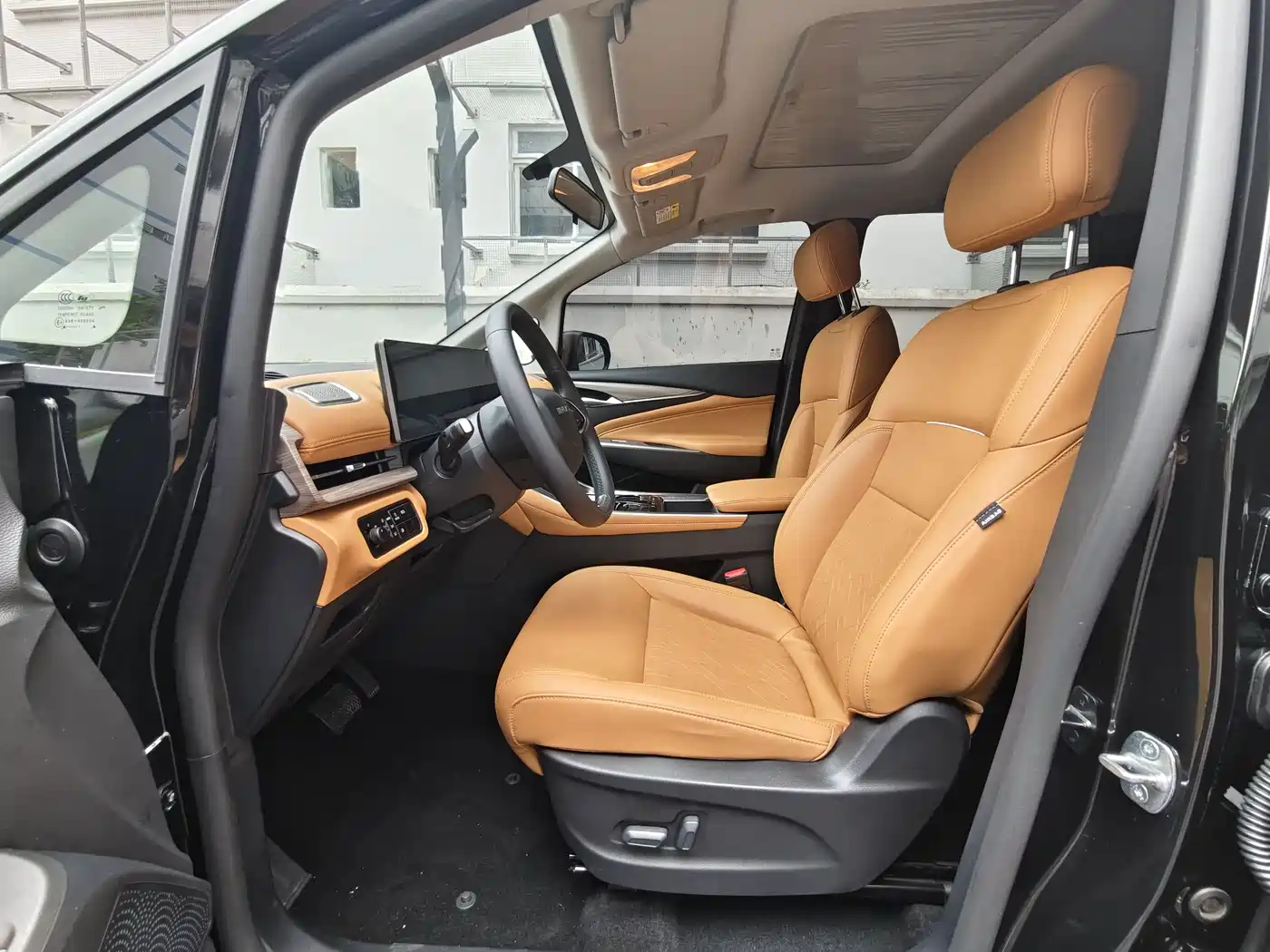 SAIC Maxus Maxus G50 PHEV 2025 Pilot Edition фото 7