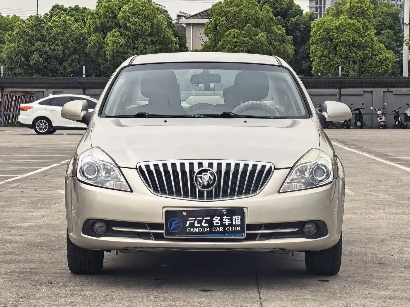 Buick Excelle 2013 1.5L Automatic Classic фото 2