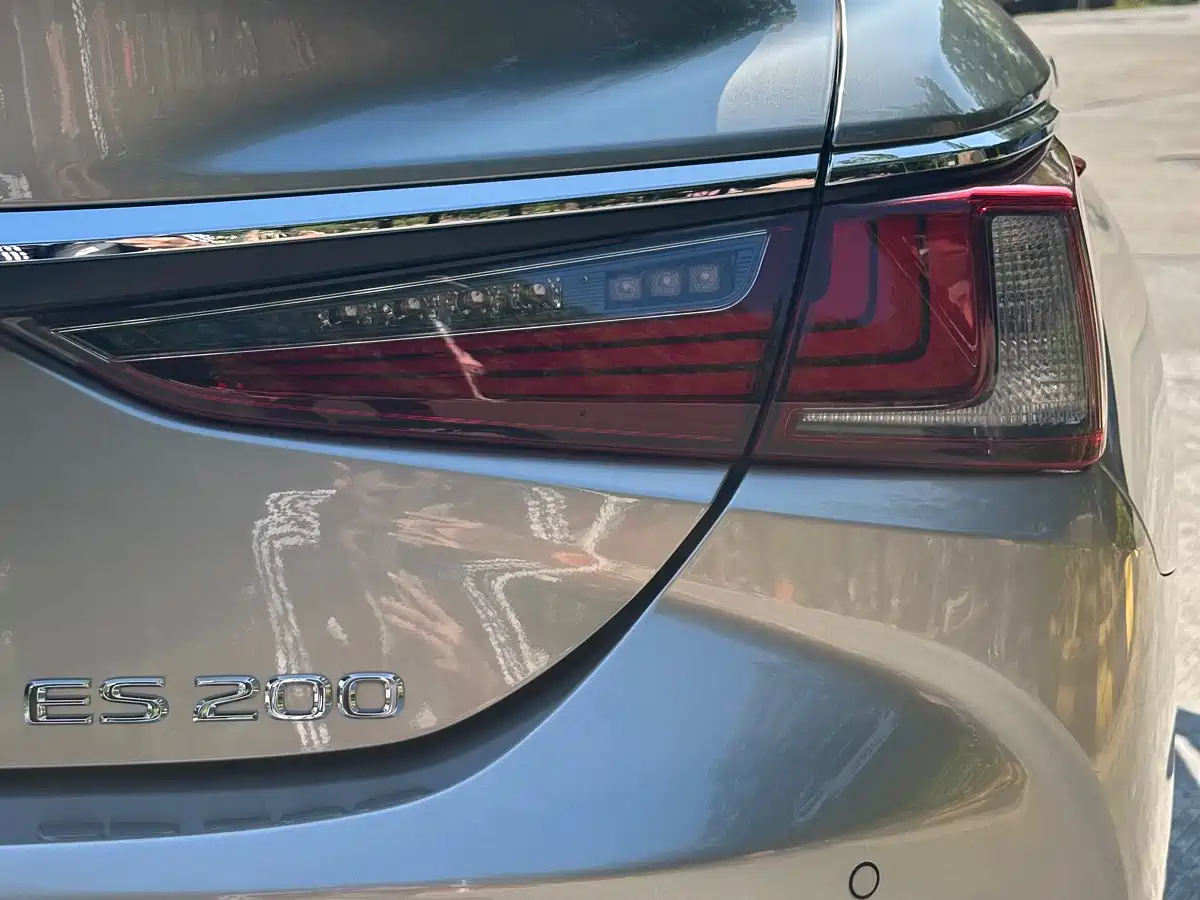 Lexus ES 2022 200 Excellence Edition фото 26
