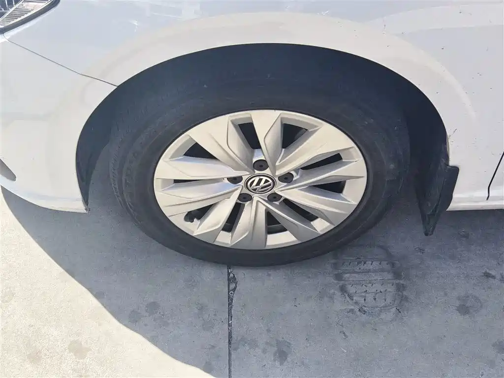 Volkswagen Lavida 2018 Hatchback 200TSI DSG Comfort Edition China V фото 25