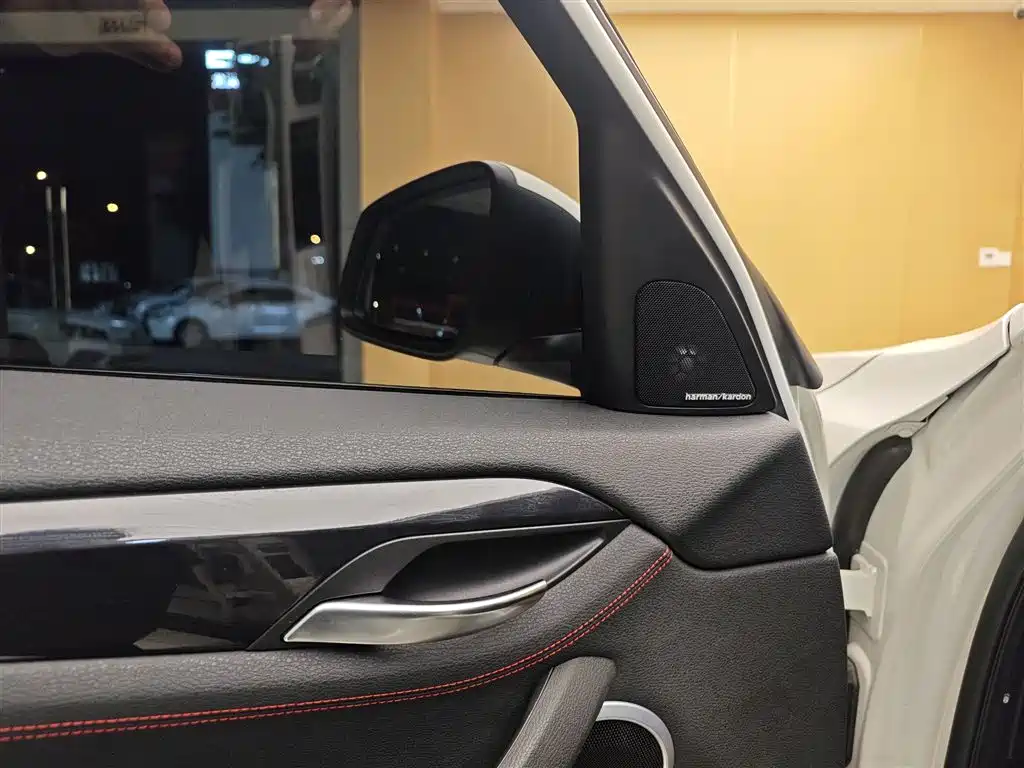 BMW X1 2013 sDrive18i Sport Design Package фото 12