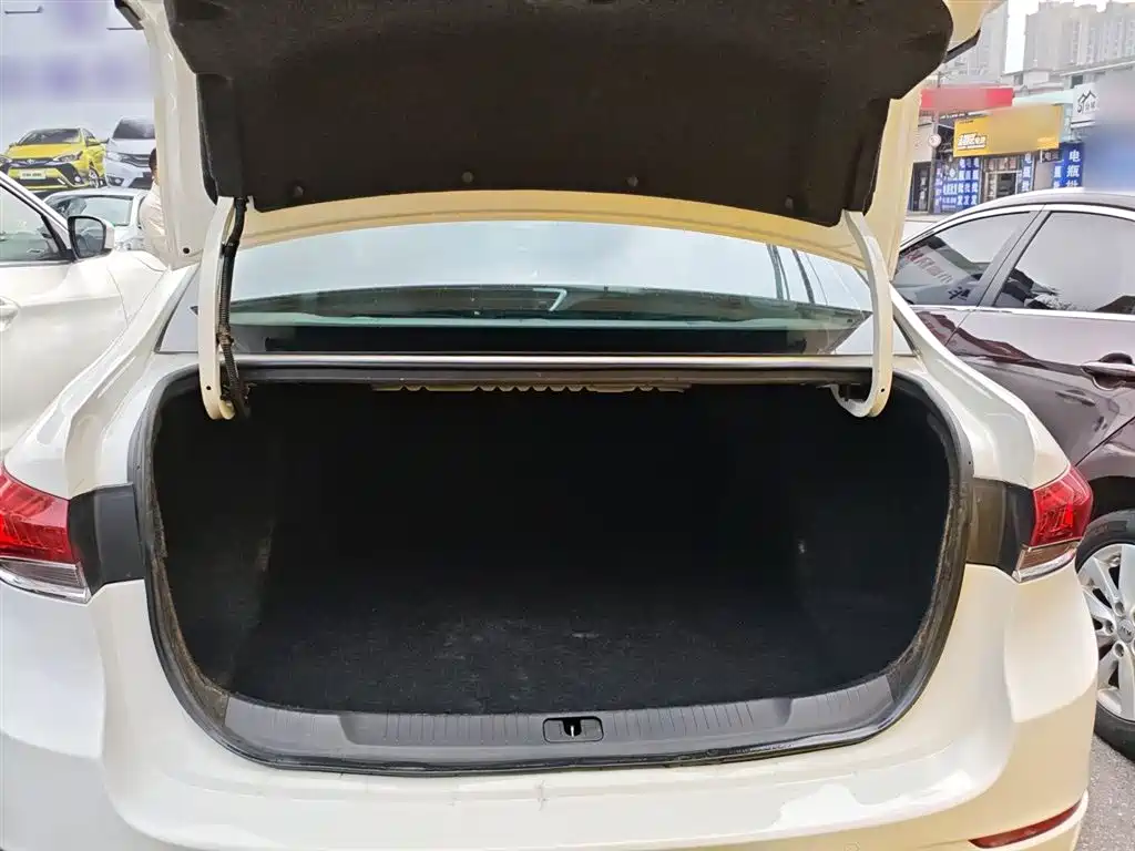 Buick Excelle 2019 15T DCT Progressive Type China VI фото 19
