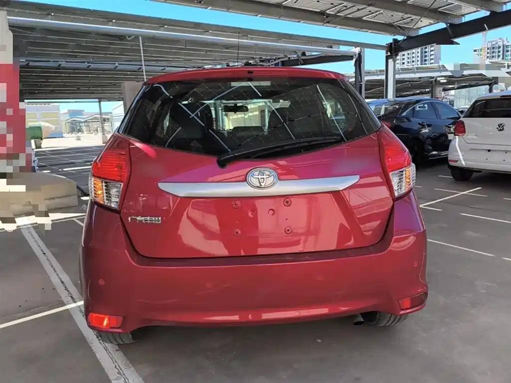 Toyota YARiS L Zhi Xuan 2015 1.5G Auto Sunroof Special Edition фото 6