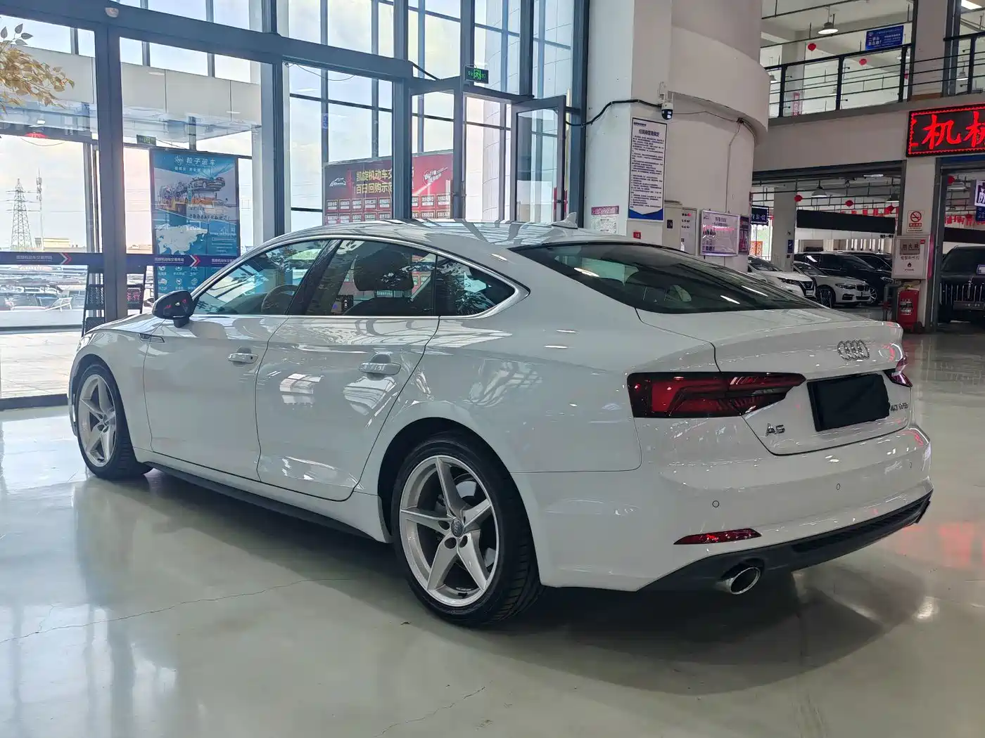Audi A5 (Import) 2019 Sportback 40 TFSI Fashion фото 20