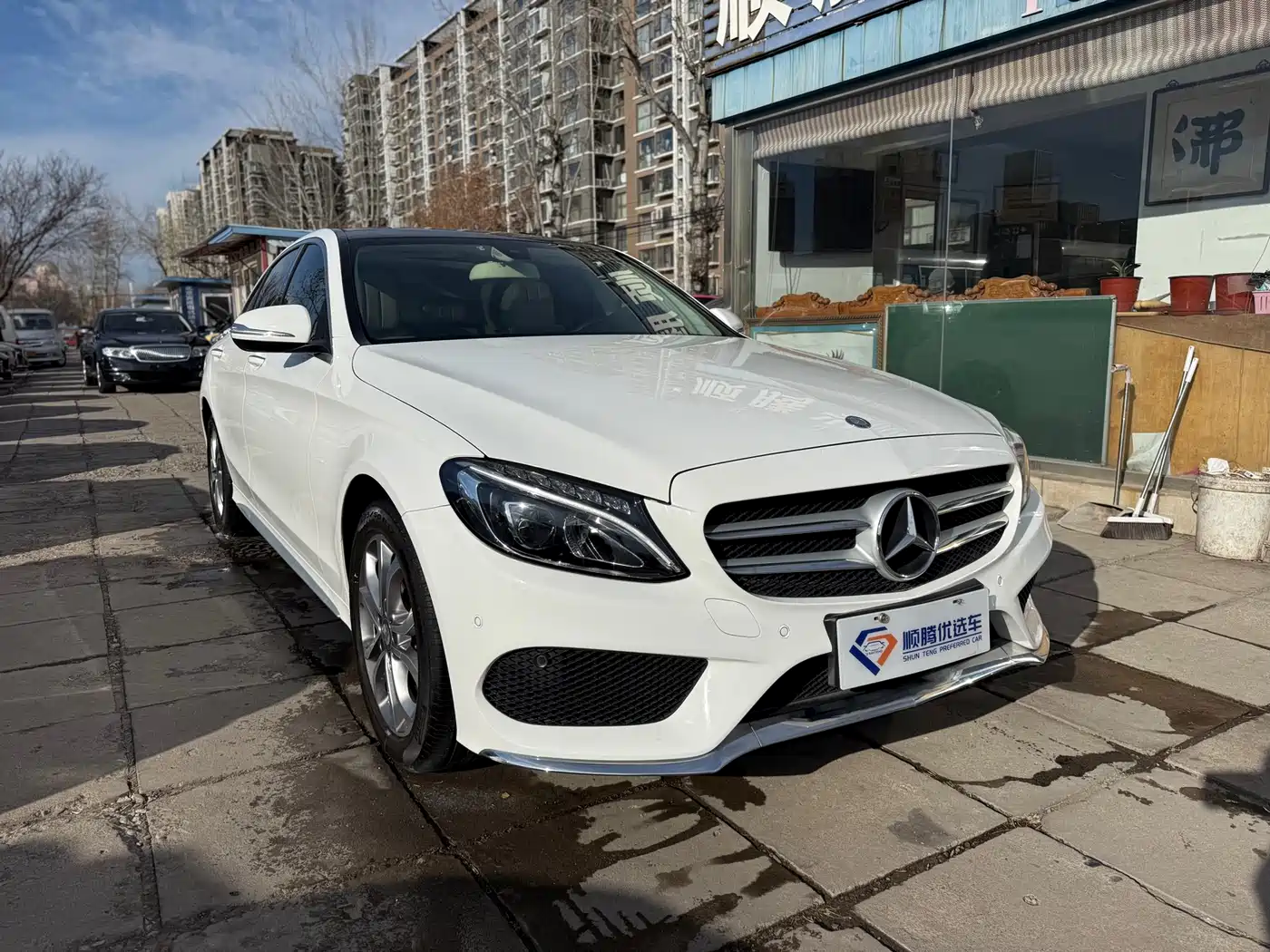 Mercedes-Benz C-Class 2015 Facelift C 200 L Sport фото 3