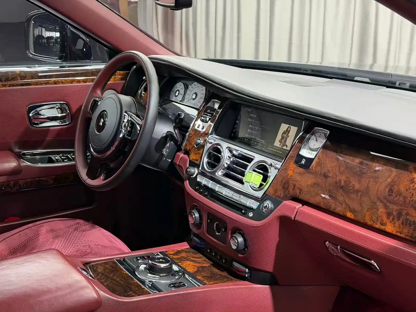 Фото 10 - Rolls-Royce Ghost