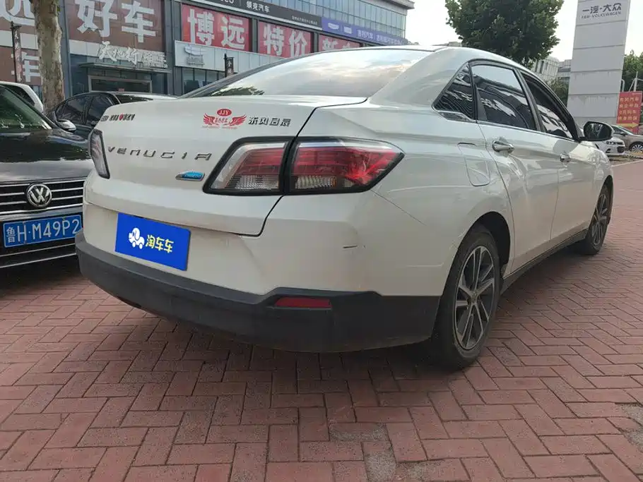 Venucia D60 2020 2019 100K Glory 1.6L XL CVT Chen Ku Edition China VI