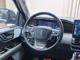 Фото 14 - Lincoln Navigator