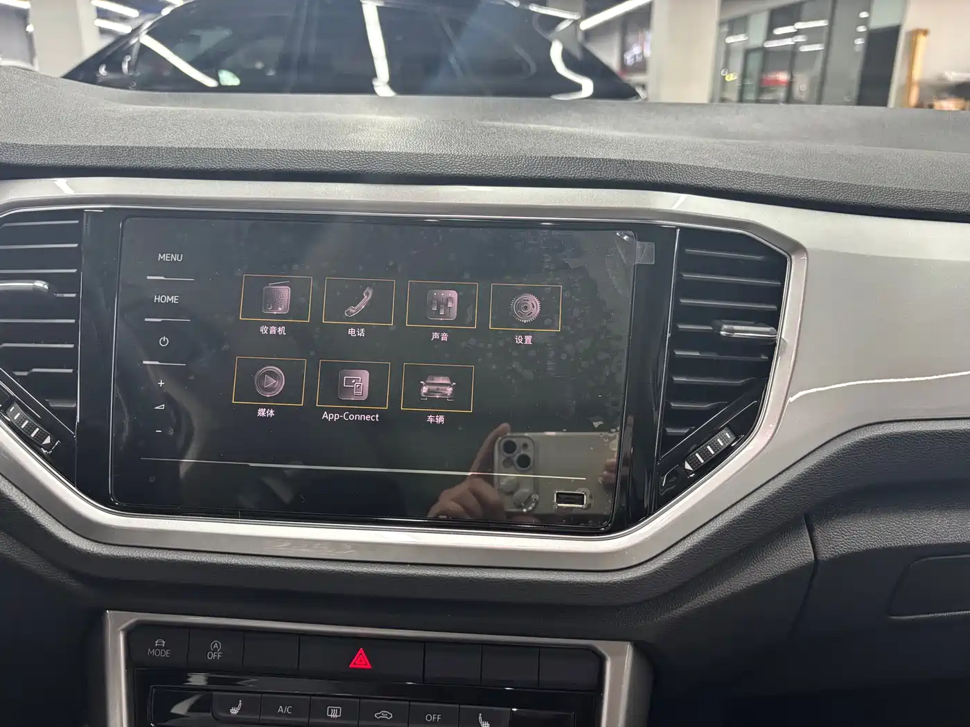 Volkswagen T-ROC 2021 Facelift 280TSI DSG 2WD Elite Smart Connect Edition фото 17