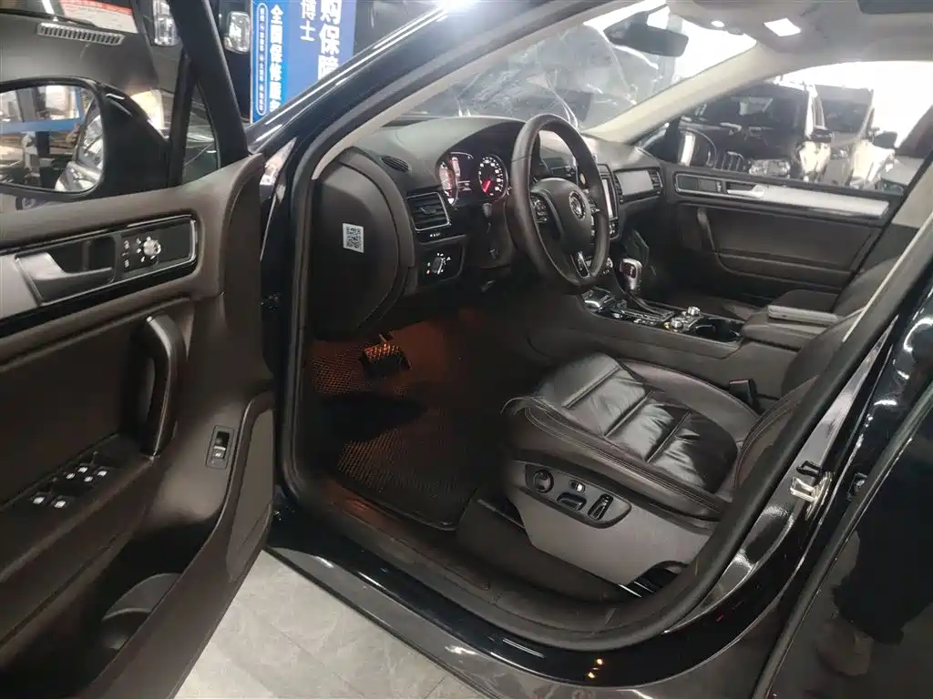Volkswagen Touareg 2017 3.0TSI Explorer Edition фото 16