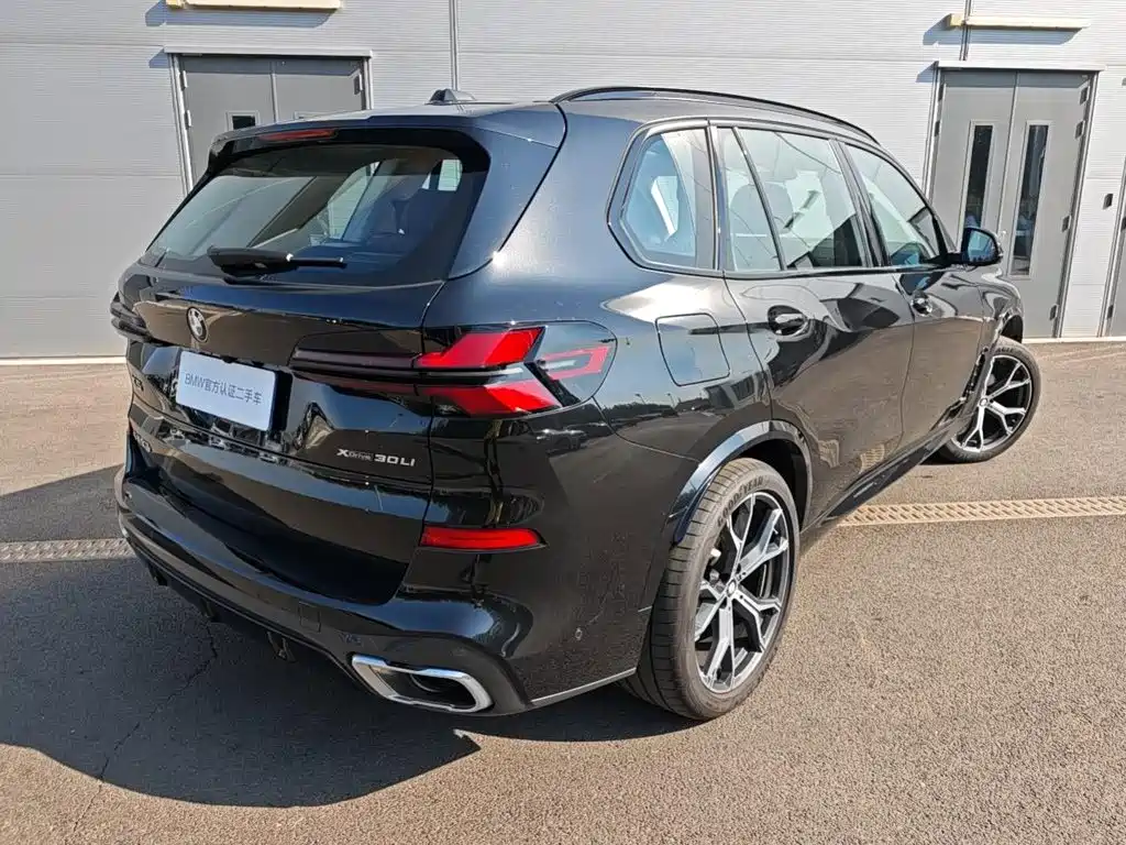 BMW X5 2026 2025 Model xDrive 30Li Exclusive M Sport Blackout Package