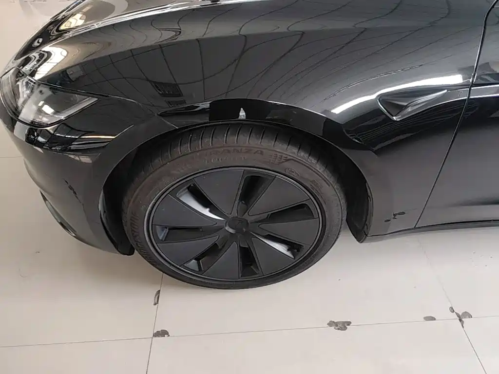 Tesla Model 3 2026 2025 Model Year Facelift Rear-Wheel Drive