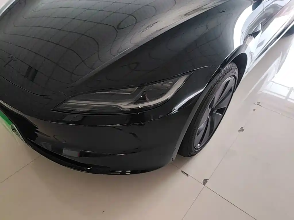 Tesla Model 3 2026 2025 Model Year Facelift Rear-Wheel Drive