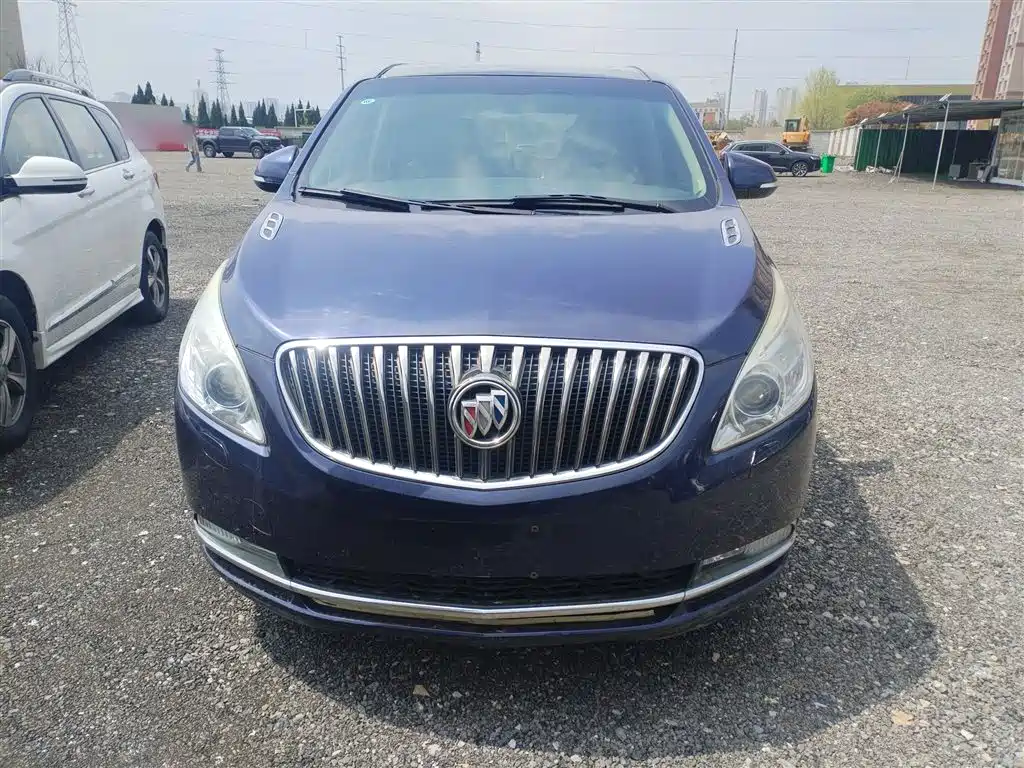 Buick GL8 2015 2.4L Luxury Business Exclusive Edition фото 3