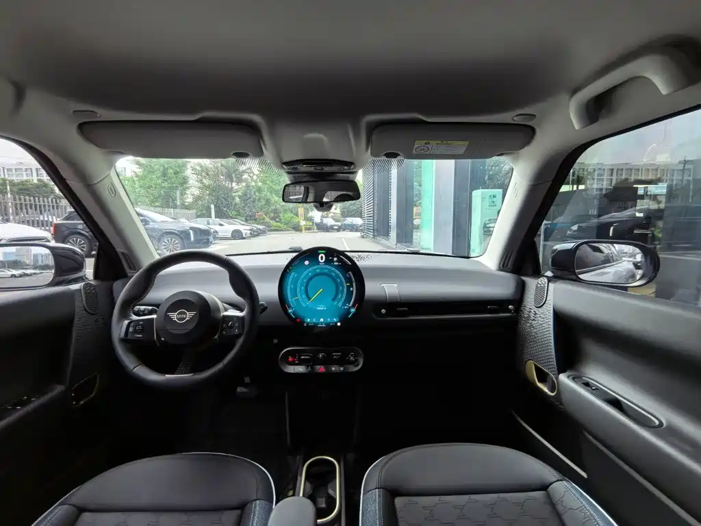 MINI Electric MINI COOPER 2026 2026 456km COOPER E Classic