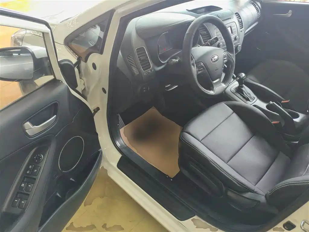 Kia K3 2015 1.6L Automatic GLS фото 12