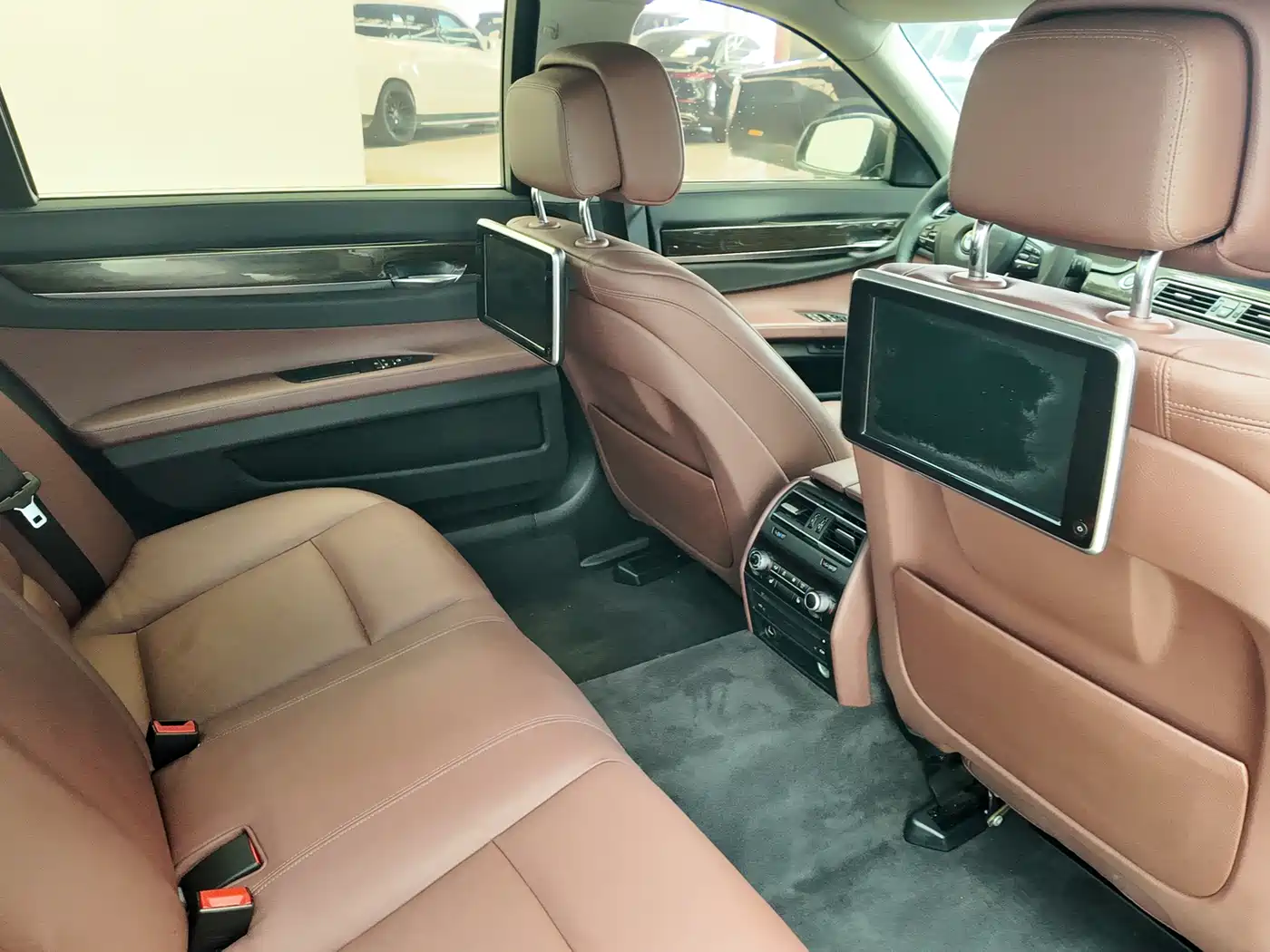 BMW 7 Series 2013 Model 730Li Leading фото 6