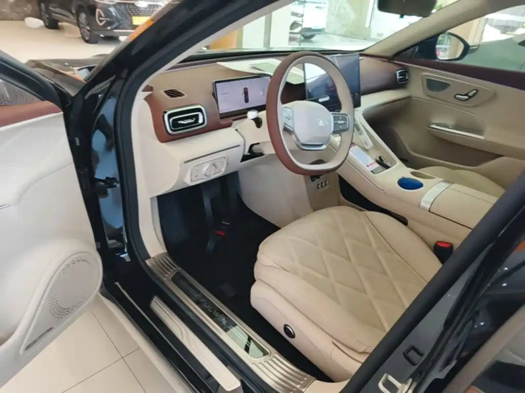 Chery Fengyun Fengyun A9L 2025 2025 Model 260 Extended Range Premium Edition