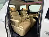Фото 15 - Toyota Alphard