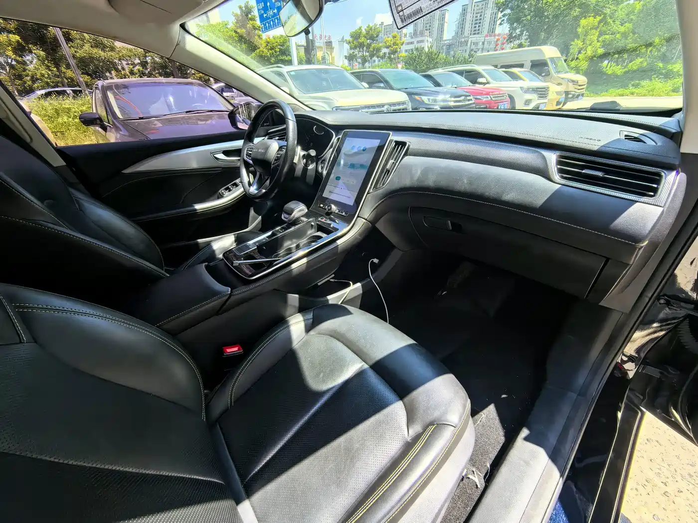 Roewe i6 MAX 2021 2020 Model 300TGI Automatic Cool & Smart Edition