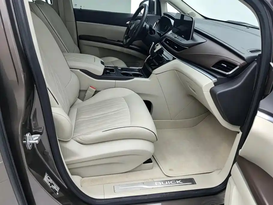 Фото 8 - Buick GL8
