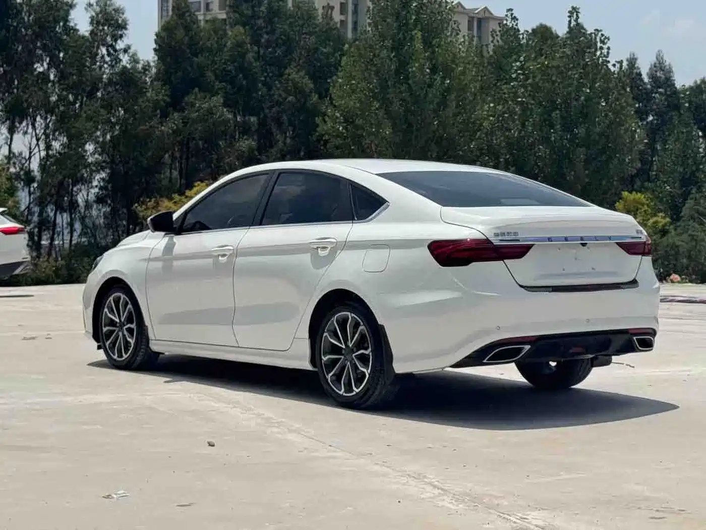 Фото 6 - Geely Binrui