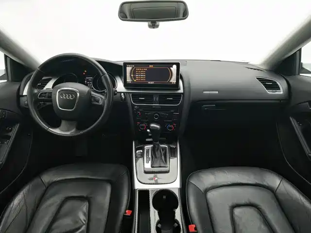 Audi A5 (Import) 2010 2.0TFSI Coupe — фото 5