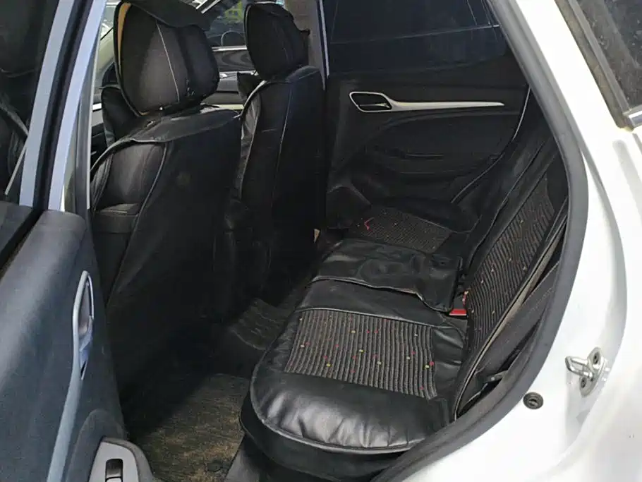 MG ZS 2020 2019 1.5L Manual 65-inch Panoramic Sunroof Global Edition (China VI)