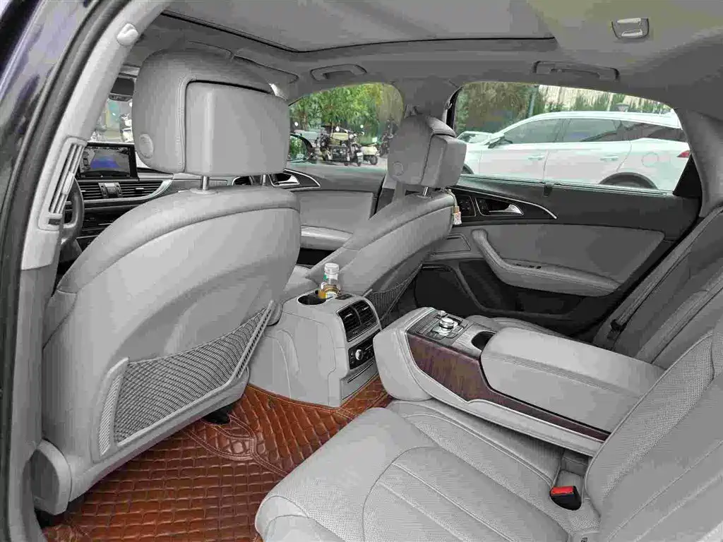 Фото 27 - Audi A6L