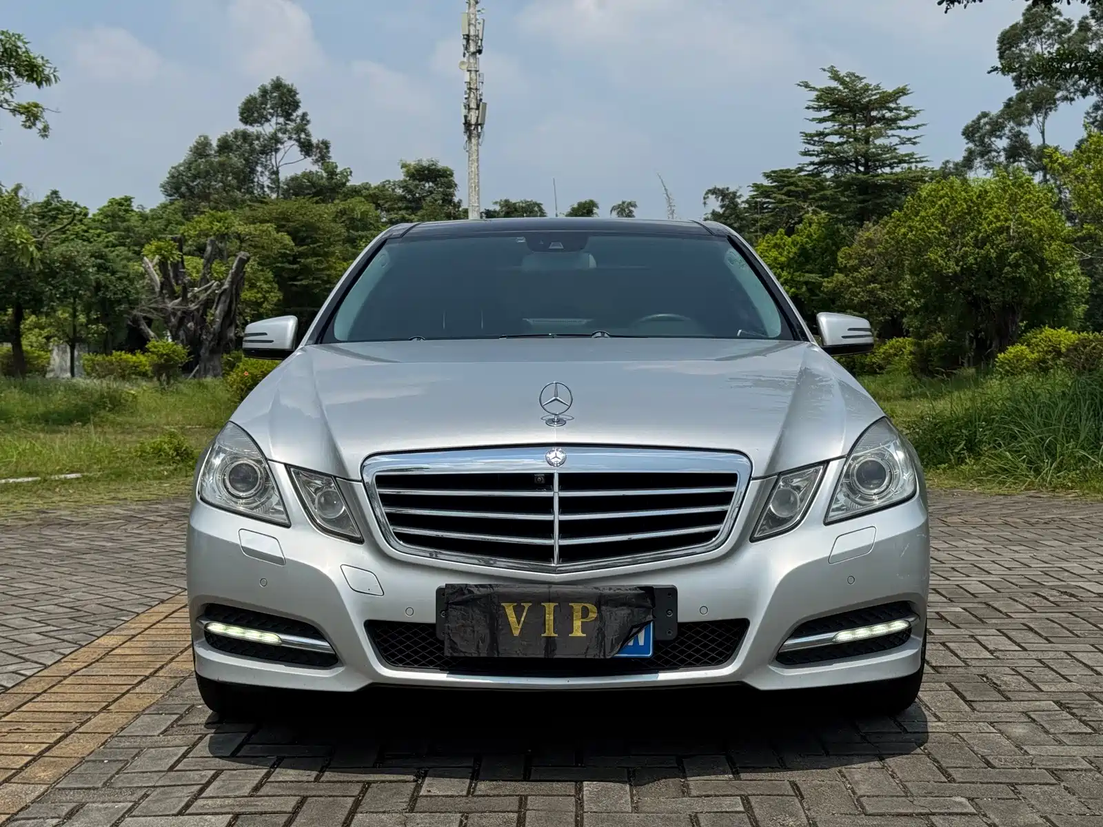 Фото 2 - Mercedes-Benz E-Class