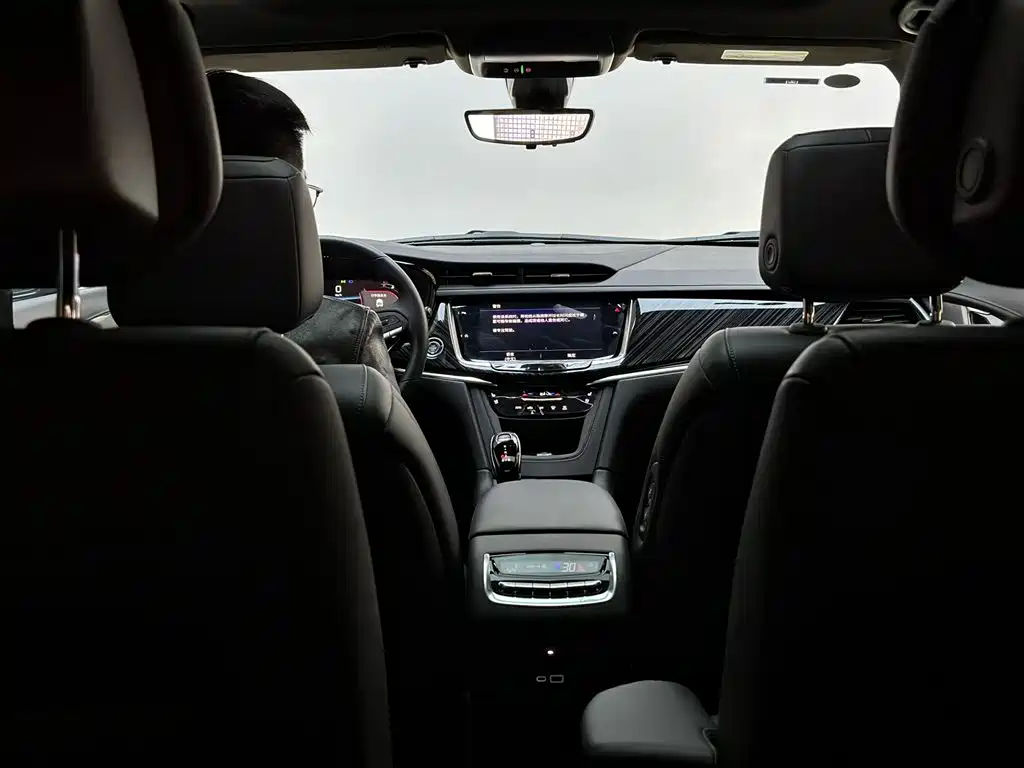 Cadillac XT6 2025 2.0T 6-Seater AWD Luxury Executive Classic фото 17