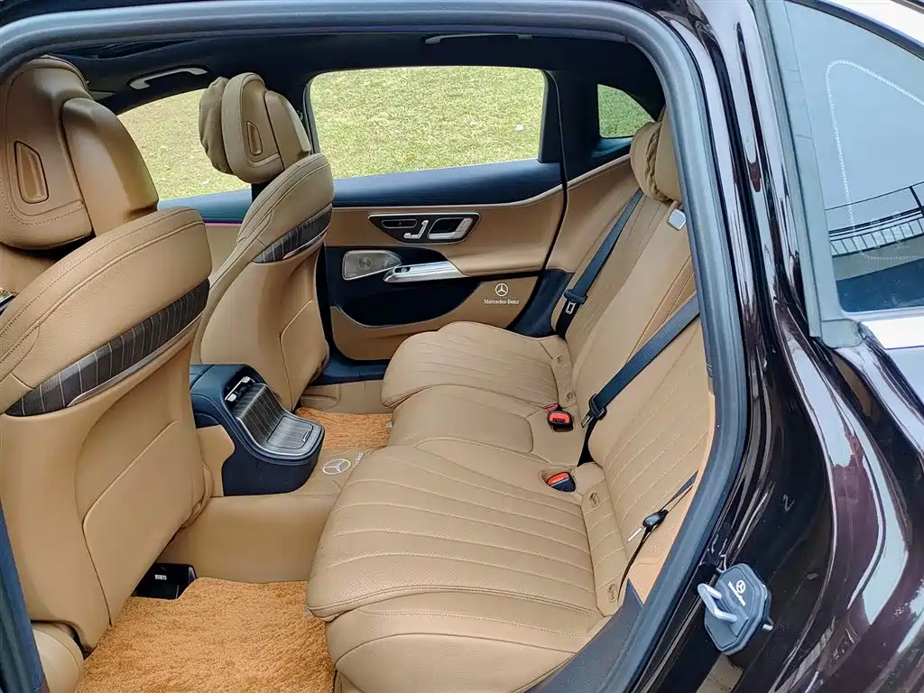 Mercedes-Benz E-Class 2024 Model E 300 L Luxury фото 8