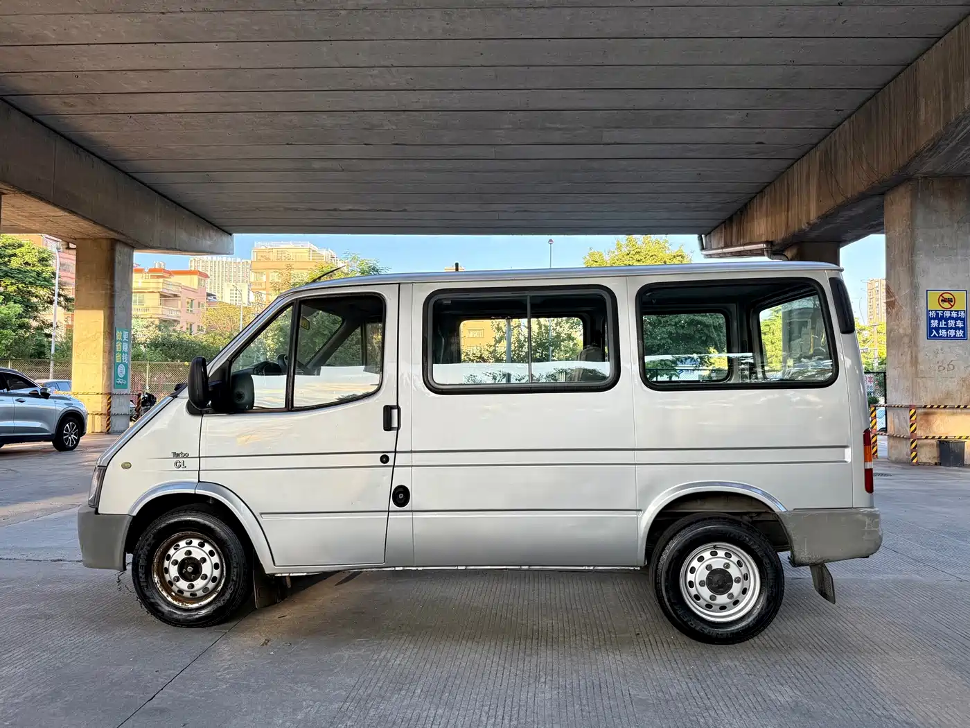 Ford Classic Transit 2014 2013 2.8T Facelift Diesel Standard Short Wheelbase Medium Roof JX493ZLQ4