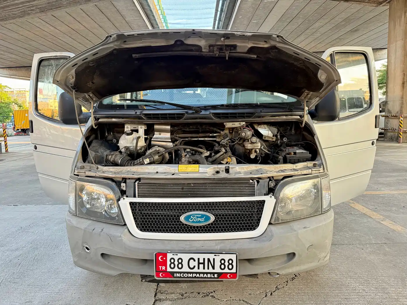 Ford Classic Transit 2014 2013 2.8T Facelift Diesel Standard Short Wheelbase Medium Roof JX493ZLQ4