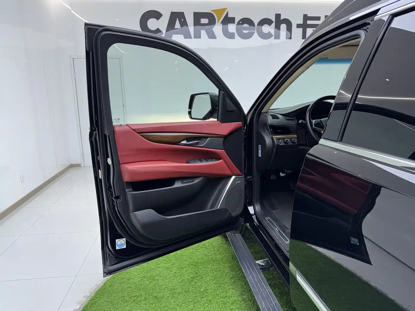 Cadillac Escalade 2017 6.2L ESV Platinum Extended фото 12