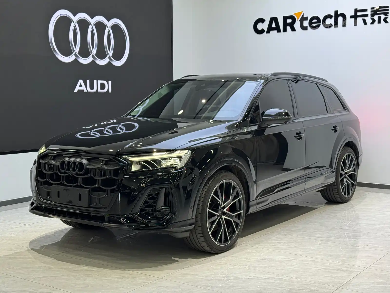 Фото 1 - Audi Q7