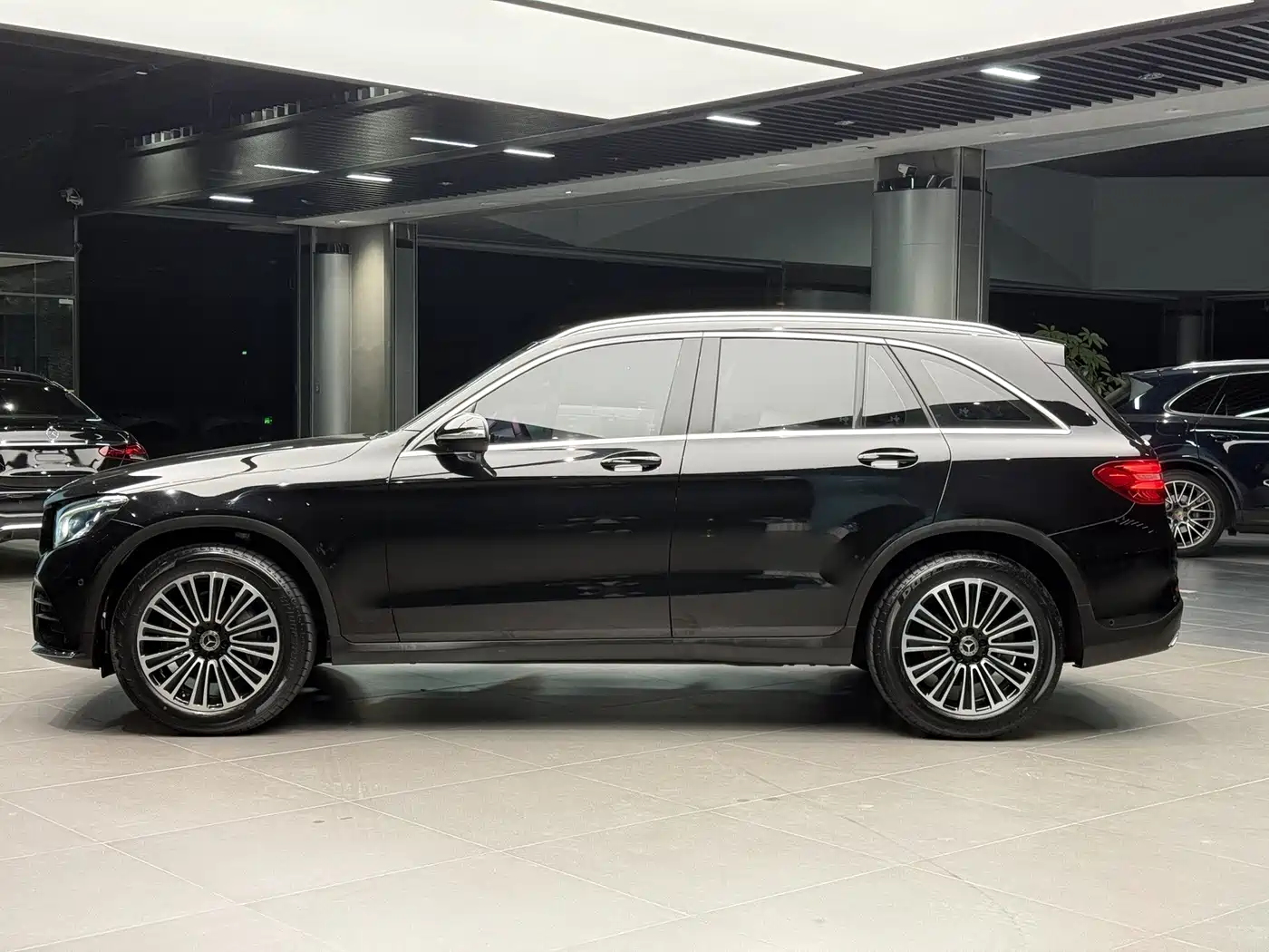 Mercedes-Benz GLC 2018 Facelift GLC 260 4MATIC Dynamic фото 3