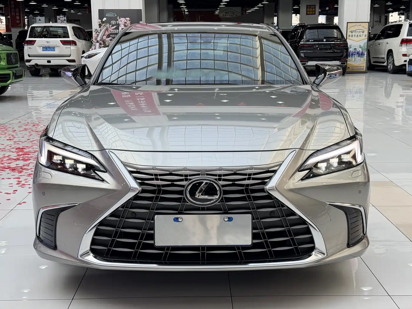 Lexus ES 2026 2025 200 Ultimate Edition